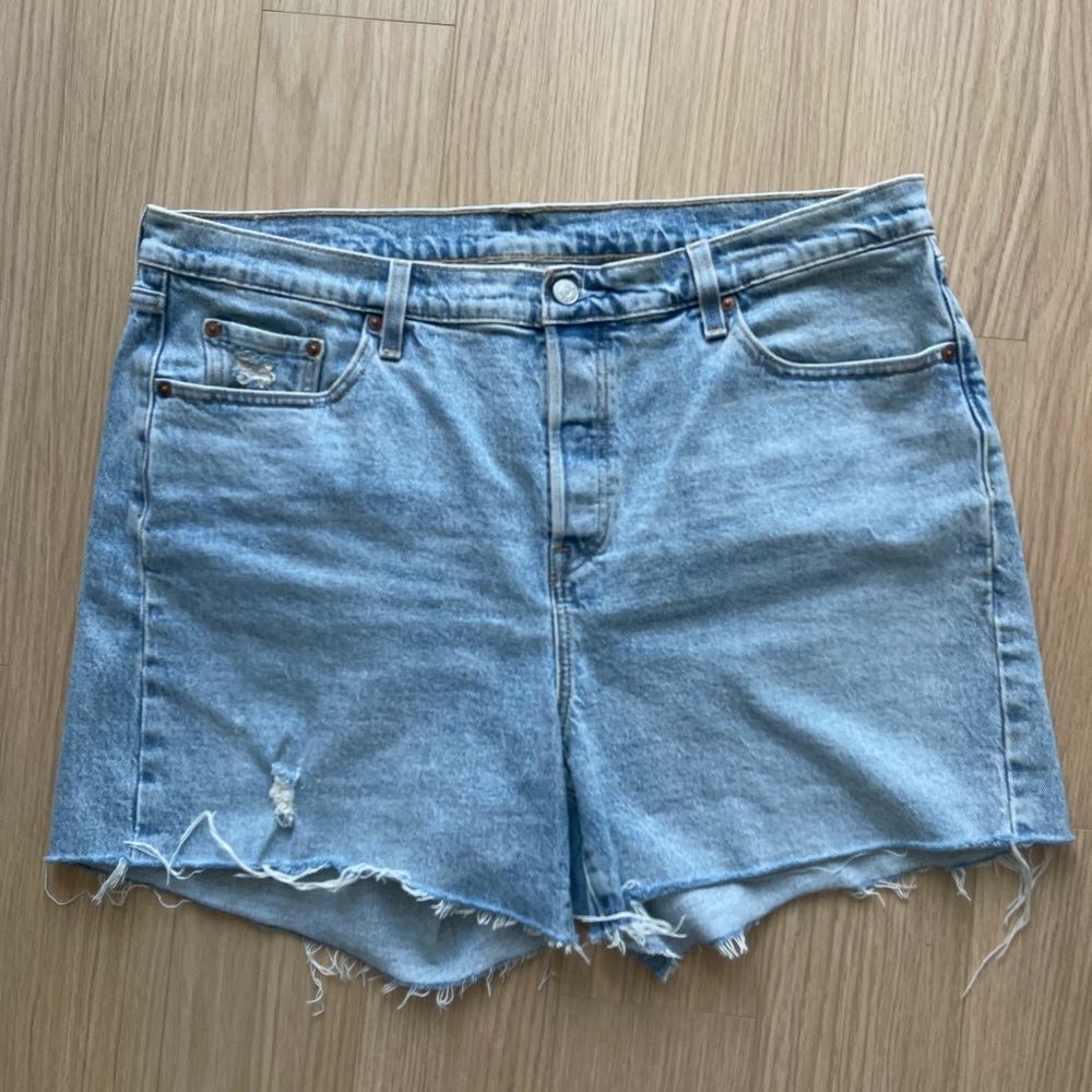 Levi’s Women’s Plus Size 501 Original High-Rise Jean Shorts